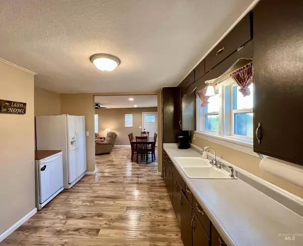 Genesee, ID 83832,632 N Fir St.