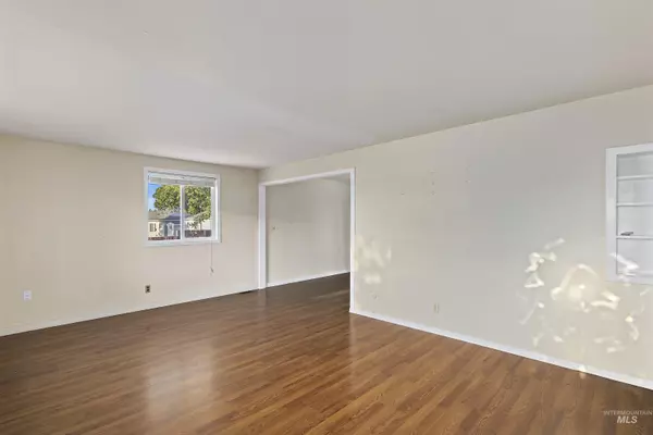 Twin Falls, ID 83301,160 Elm St N
