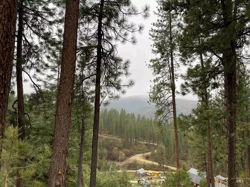 19 Red Bluff Rd, Boise, ID 83617