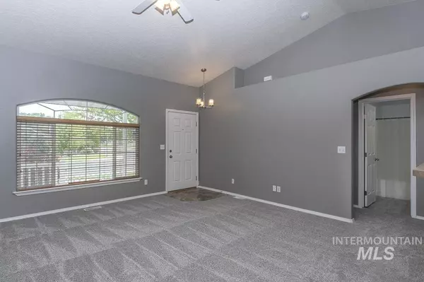 Nampa, ID 83651-7612,71 S Belhaven Way