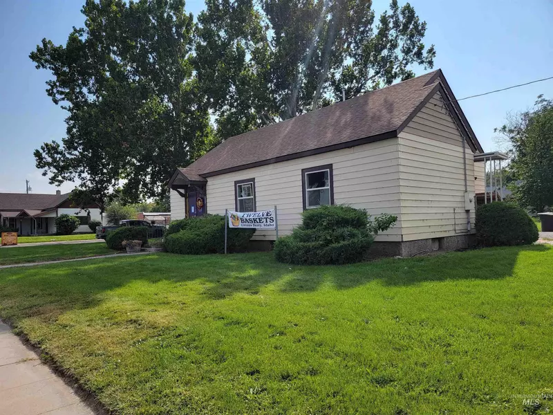 287 Commercial, Glenns Ferry, ID 83623