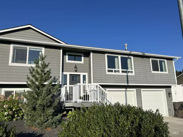 1809 Koda Ct, Moscow, ID 83843