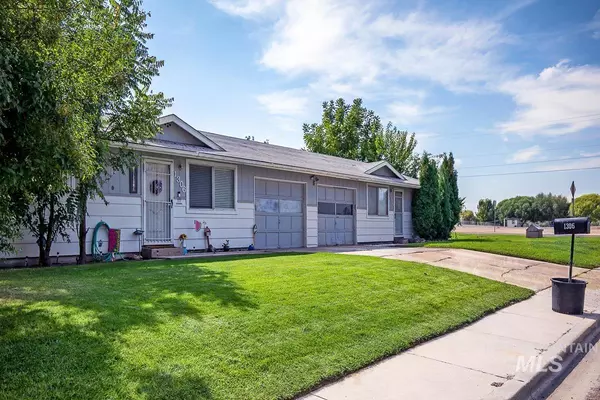 1306 E Spruce St, Caldwell, ID 83605-6162