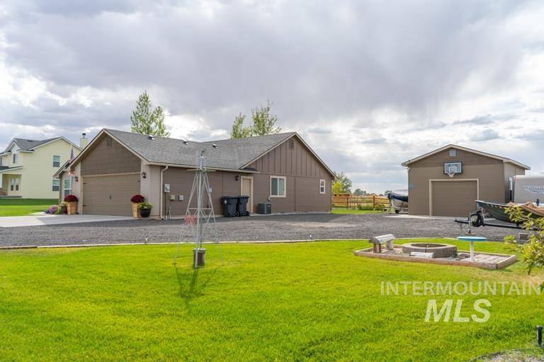 Filer, ID 83328,3815 N 2456 E