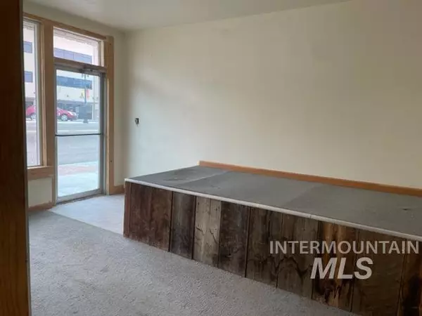 New Plymouth, ID 83655,221 N Plymouth Ave.