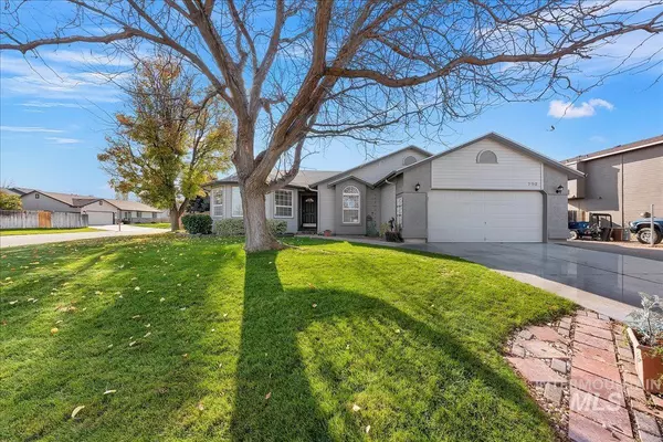 703 Redwood Ln, Nampa, ID 83651