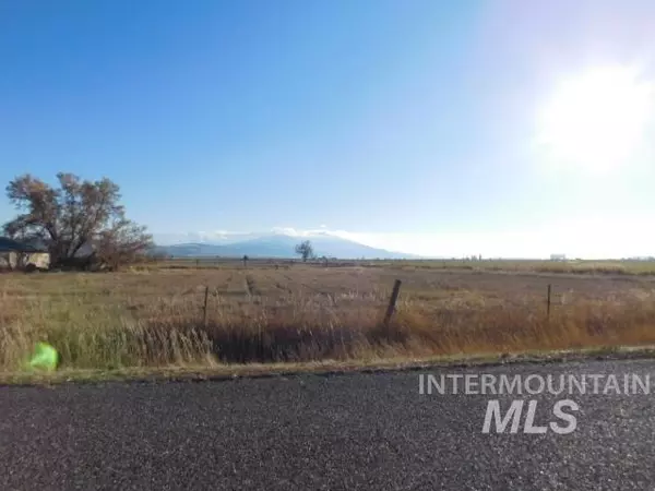 Declo, ID 83323,821 B E 200 S