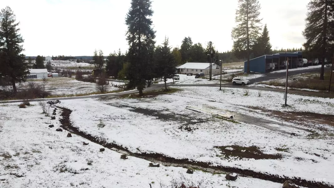 324 W 9th Ave, Weippe, ID 83553