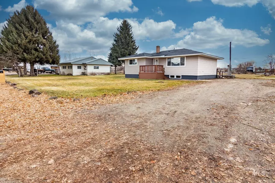 1707 Baker, Payette, ID 83661