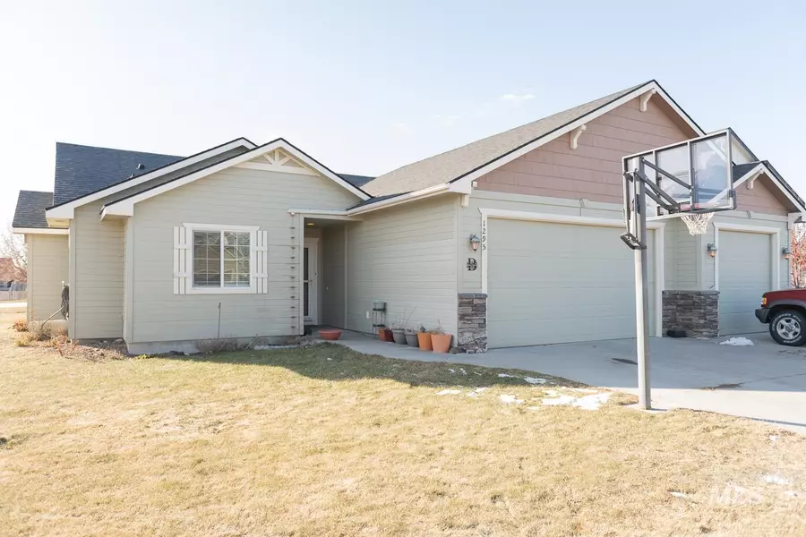 1295 NE Dusty Ct, Mountain Home, ID 83647