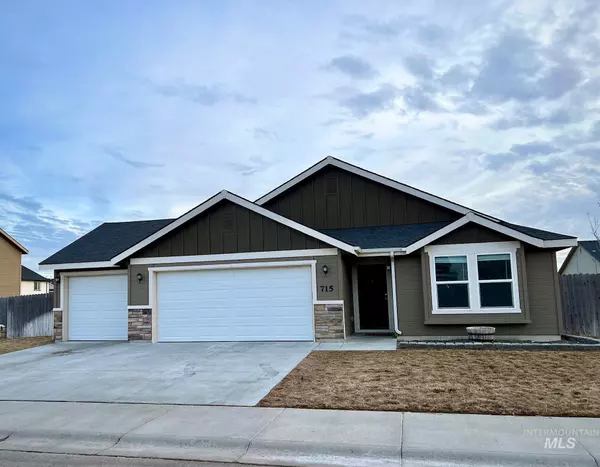 715 SW Huebert St, Mountain Home, ID 83647