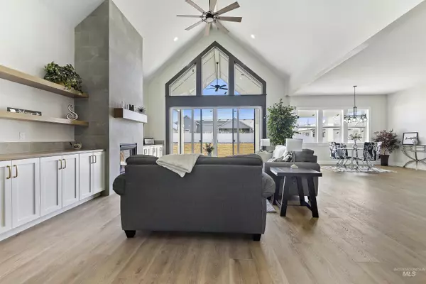 Garden City, ID 83714,14090 Black Pine