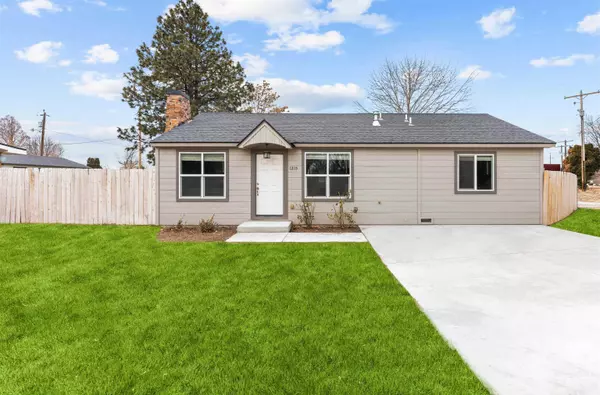 1215 N Benewah St, Nampa, ID 83651