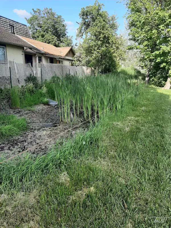 Moscow, ID 83843,102 N Lilly