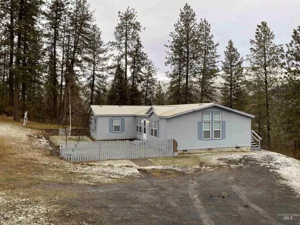 493 Ridgewood Dr, Kooskia, ID 83539