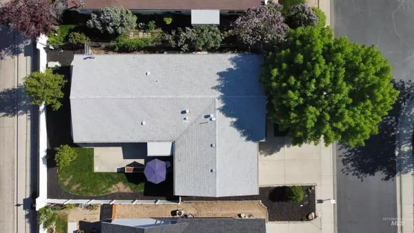 Garden City, ID 83714-1718,5702 Willowlawn Way