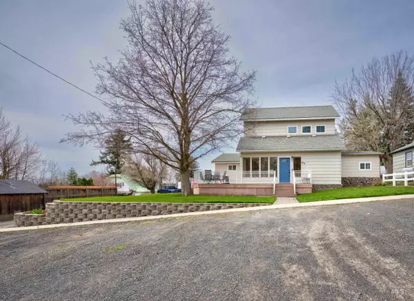 Genesee, ID 83832,239 N Pine St