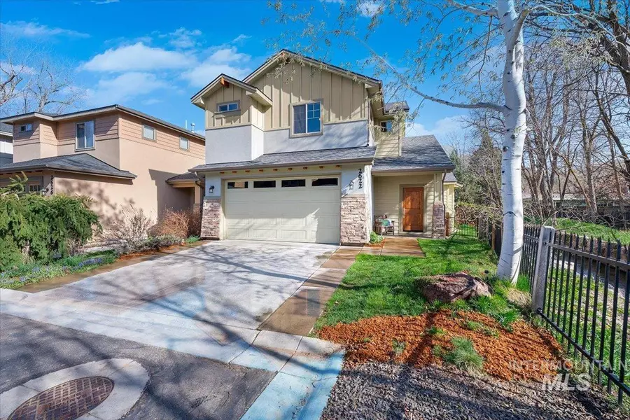 2622 N Cisco Ln, Boise, ID 83702