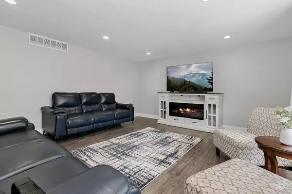 Boise, ID 83709,511 S Lawrence Ave.