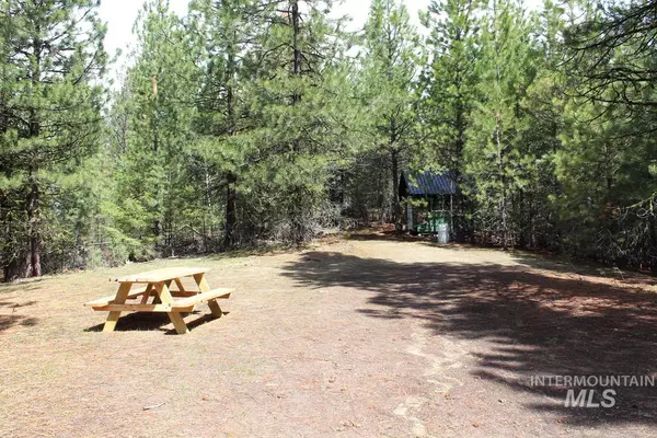 Cascade, ID 83611-9999,106 Price Loop