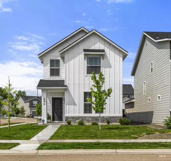 696 E Springloyd St, Meridian, ID 83642