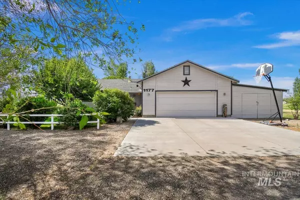 1177 NW Dandelion Ln, Mountain Home, ID 83647