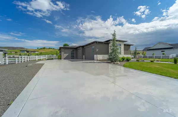 Boise, ID 83714,8650 W Mirror Pond Dr