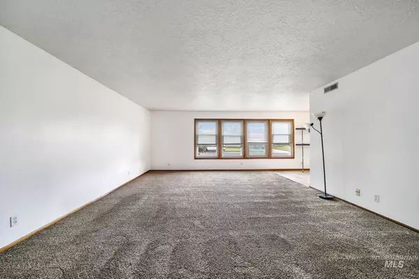 Twin Falls, ID 83301-5310,196 Blair Dr