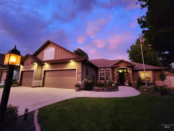 284 S Fernan Lake Way, Star, ID 83669