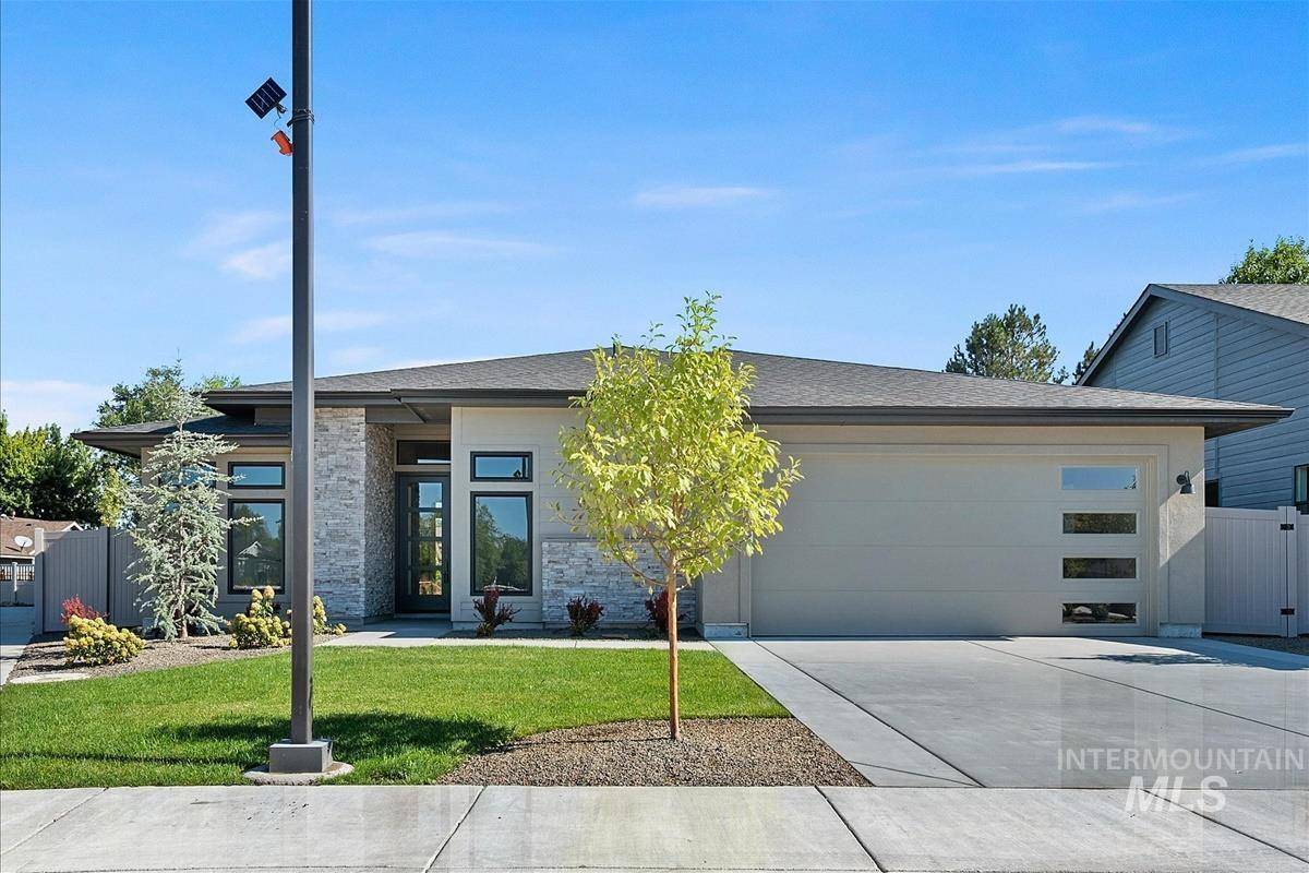 9504 W Perch St, Garden City, ID 83714