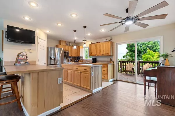 New Plymouth, ID 83655,709 E Cherry