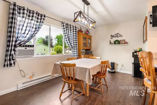 New Plymouth, ID 83655,709 E Cherry