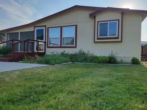 2750 Alden Rd,  Fruitland,  ID 83619