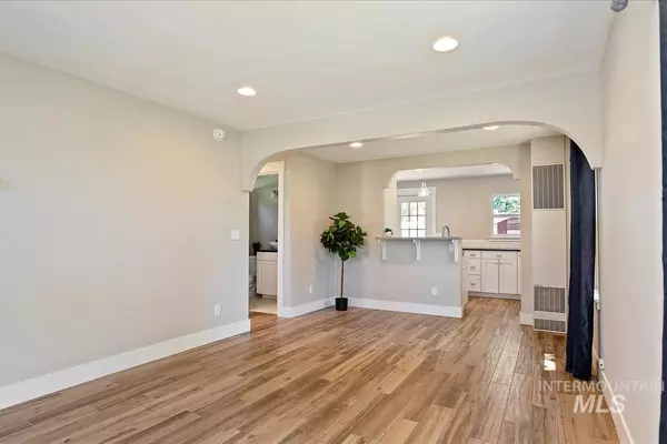 New Plymouth, ID 83655,114 E Park Ave