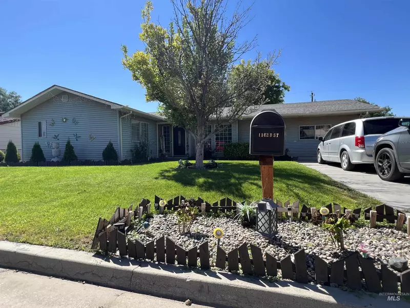 1102 D Street W, Vale, OR 97918