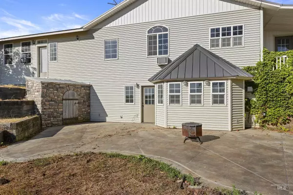 New Plymouth, ID 83655,4840 Hwy 30 S