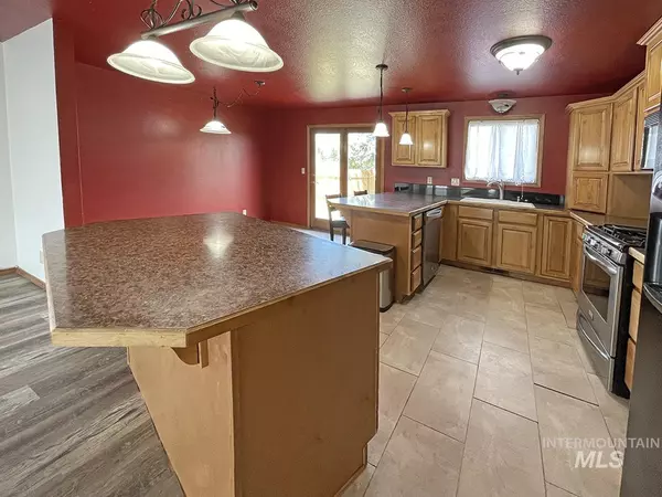 Meridian, ID 83642,1396 W Crest Wood Dr