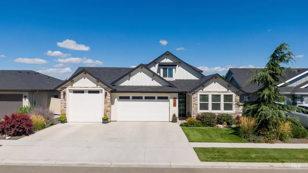 2752 E Andesite Court, Nampa, ID 83686