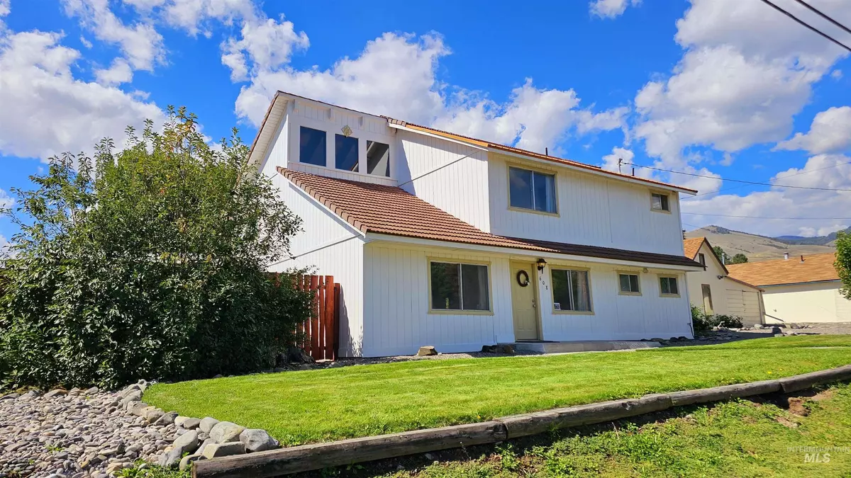 Salmon, ID 83467,608 Courthouse Dr