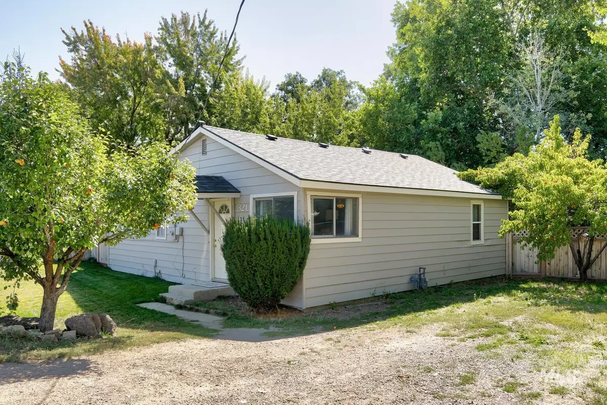 Kuna, ID 83634,321 W Boise St