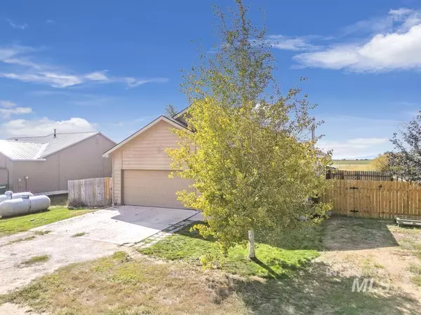 Fairfield, ID 83327,919 W 5th Street