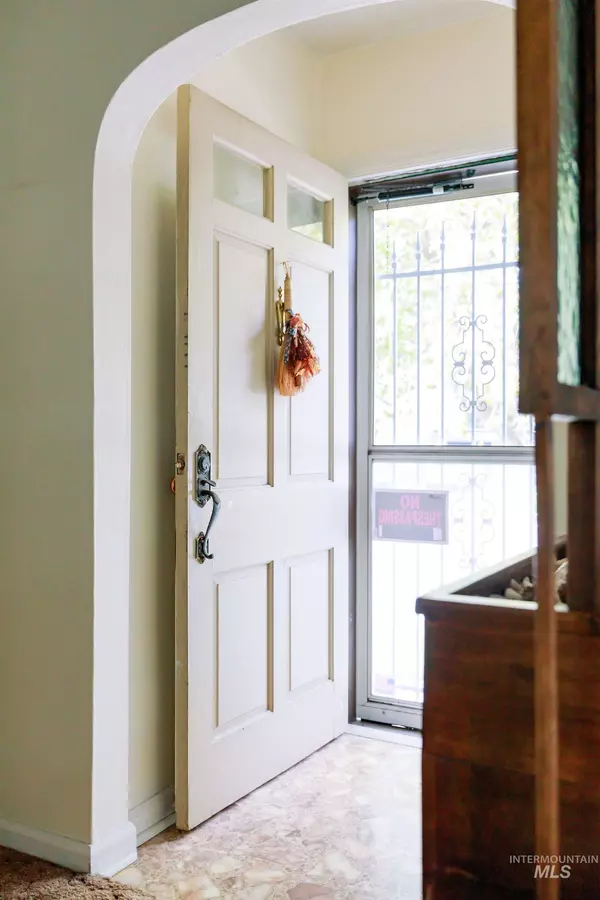 Idaho Falls, ID 83401,384 7th St