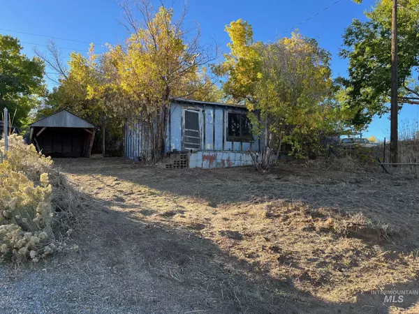 108 Cagle Dr., West Magic, ID 83352