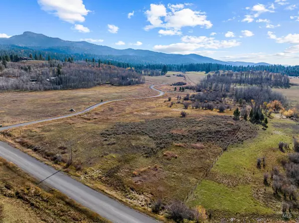 Mccall, ID 83638,14109 Penne Lane Road