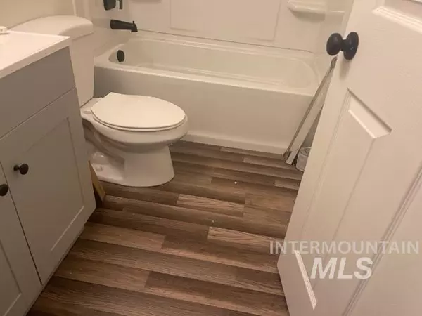 Hansen, ID 83334,468 Calico