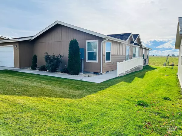 910 Moonglo Rd, Buhl, ID 83316