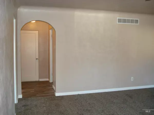 Weiser, ID 83672,529 E Commercial