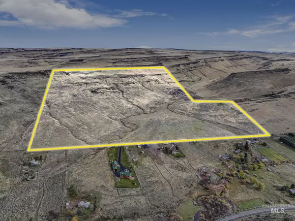 2600 N 3825 E, Hansen, ID 83334