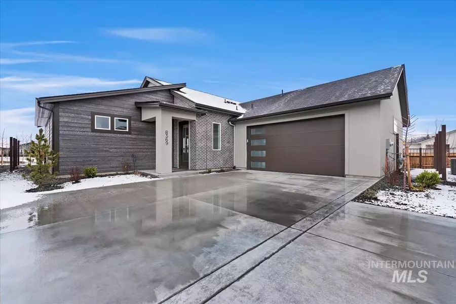 8369 W Meltwater Ln, Eagle, ID 83616