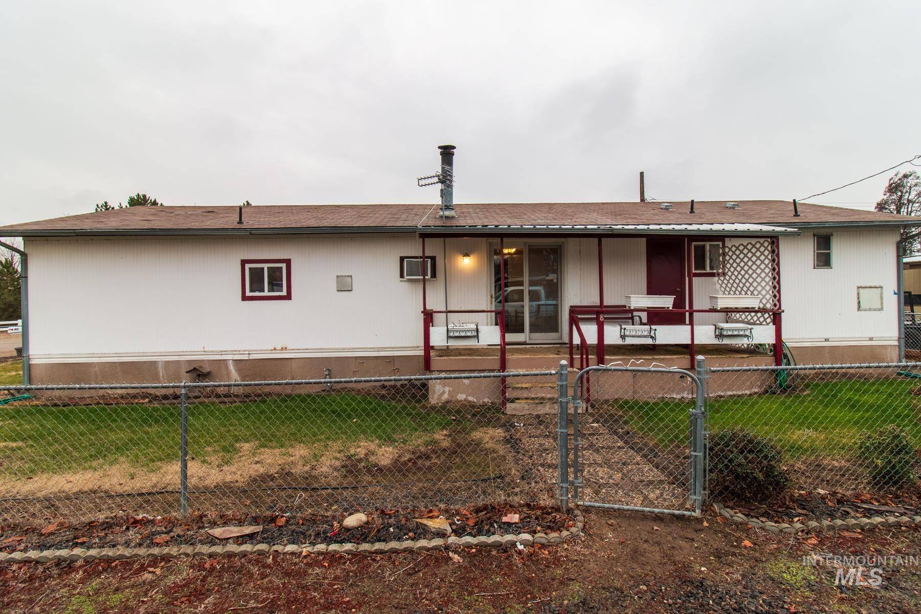 8 5th St, Middleton, ID 83644